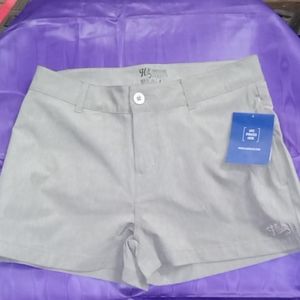 Woman's Huk light Grey shorts
